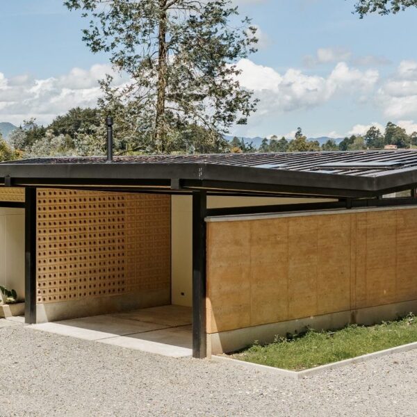 arquitectura ecológica con energia renovable en antioquia
